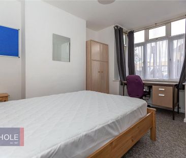 4 bedroom terraced house to rent - Photo 3