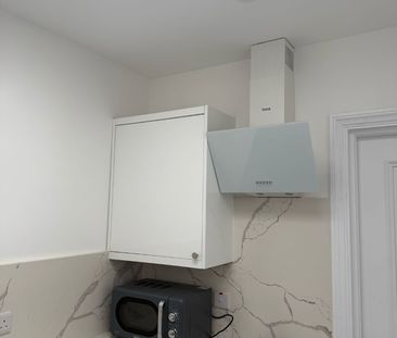 Studio Flat, Ashurst Drive, IG6 - Photo 2