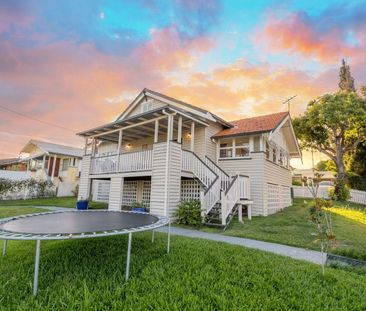 Beautiful Character Home In Great Location! - Photo 1