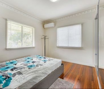 CUTE 3 BEDROOM HOME IN WAVELL HEIGHTS - Photo 4