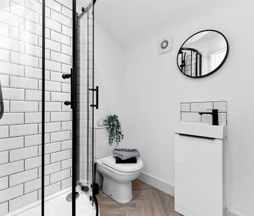 1 bedroom in a house share to rent - Photo 3