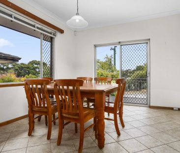 Spacious Spearwood Home With A Pool! - Photo 3