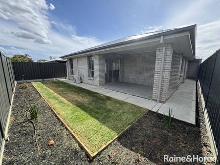 12 Tree Top Avenue, Munno Para West, SA 5115 - Photo 3