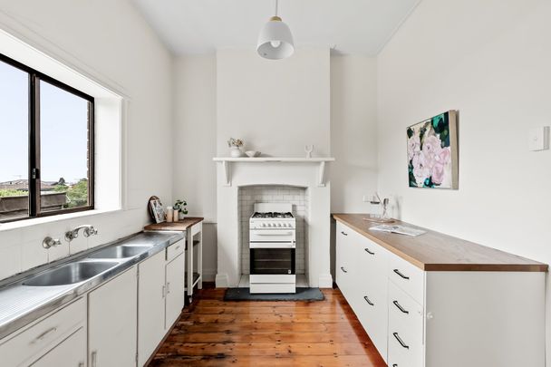 Thinking of selling? Contact our agent - Photo 1