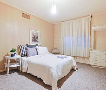 Landmark arts & crafts residence with dual frontage on 1,509m² - Photo 5