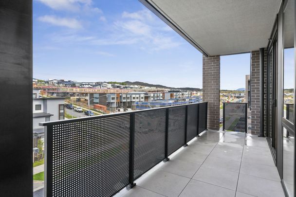 Contemporary Living - Photo 1