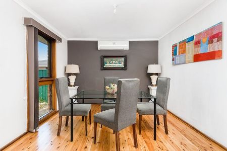 Single Level Residence in Prime Location! - Photo 3