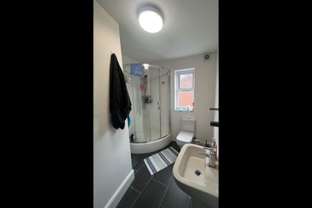 Room in a Shared Flat, Hollybank Road, L18 - Photo 4