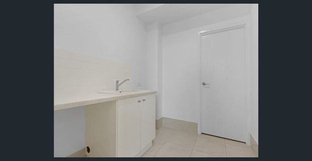 WAKE UP TO OCEAN VIEWS, WALK TO BEACH/SHOPS, AC/FENCED YARD - Photo 1