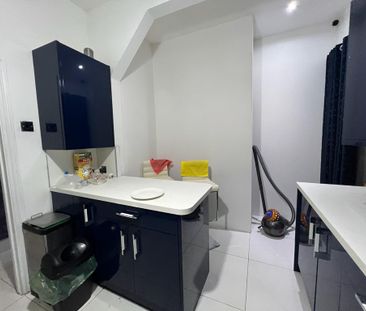 Ensuite to let in sharing house- 800 pcm inclusive bills - Photo 1