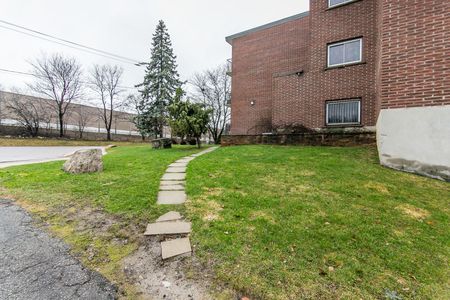 For Lease - 4 Avalon Place Unit# 308, Kitchener, Ontario - Photo 3