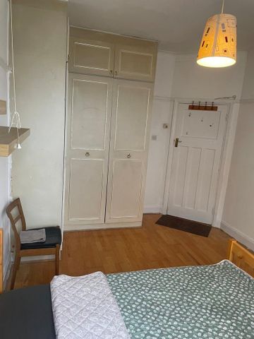 1 bedroom in a house share to rent - Photo 4