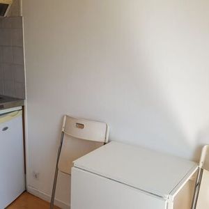 Appartement 1 pièces 14m2 REIMS 430 euros - Photo 2