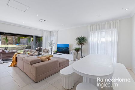 17 Rolla Road, Glenfield, NSW 2167 - Photo 4