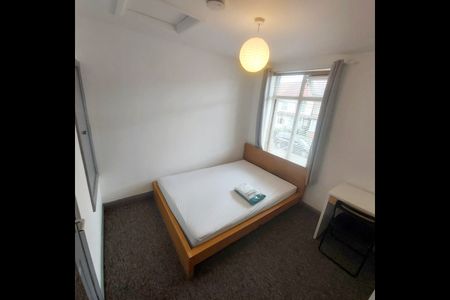 5 Bed Terraced House, Seventh Avenue, BS7 - Photo 5