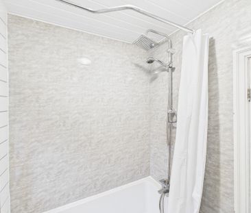 1 Charnock Crescent, S12 - Photo 5