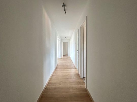 Appartement de 4.0 pièces avec balcon et vue dégagée - Foto 1