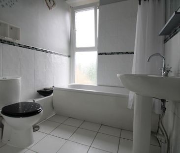 3 bedroom apartment to rent - Photo 6