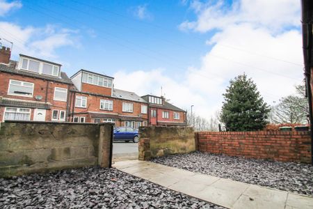 3 bedroom terraced house to rent - Photo 3