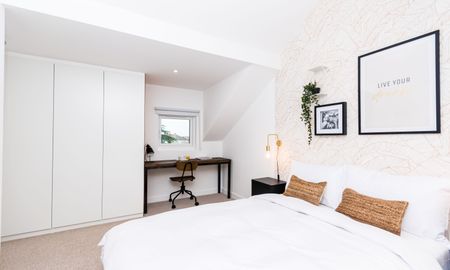 EN-SUITE ROOM TO LET IN QUIET PROFESSIONAL HOUSE ROOM 3 (Floor 1) - Photo 5