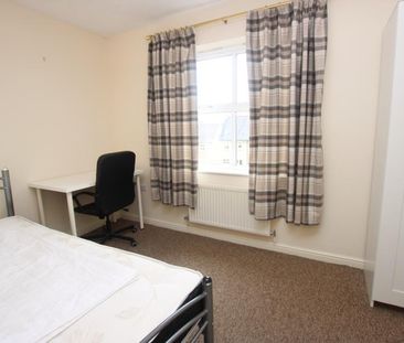 3 bedroom flat to rent - Photo 2
