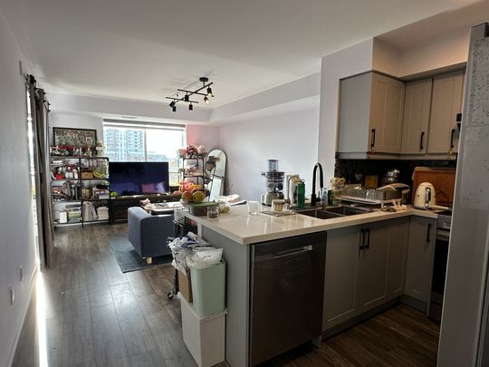 For Lease - 51 Baffin Court Unit# 611, Richmond Hill, Ontario - Photo 1