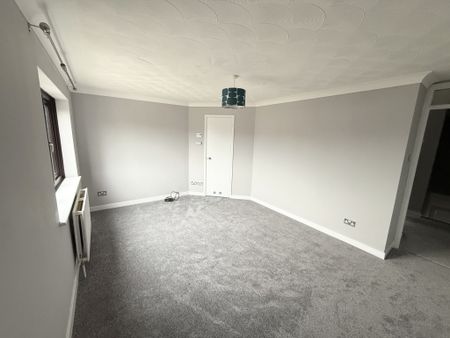 First Floor 1 Bedroom Self Contained Flat for Rent in Rochester - Photo 5