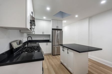 For Lease - 2555 Dundas Street Unit# Second Floor, Toronto, Ontario - Photo 5