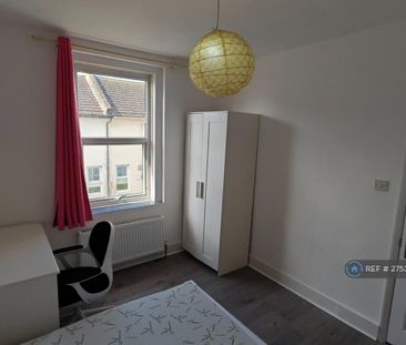 4 bedroom terraced house to rent - Photo 4