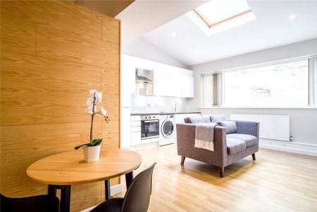 52 Bankfield Road, Huddersfield, HD1 - Photo 4