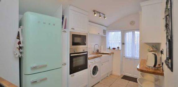 2 bedroom property to rent in Newport Pagnell - Photo 2