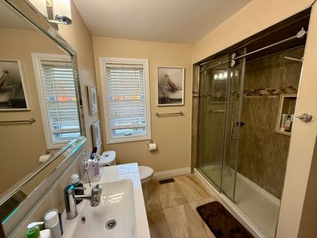 For Lease - 15 Inverhuron Trail, Oakville, Ontario - Photo 3