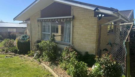 Family Living in Gleniti - Photo 3