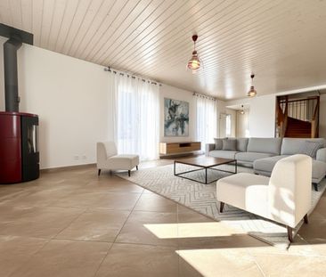 Renovated 3-bedroom detached villa with large garden in Bremblens-s... - Photo 4