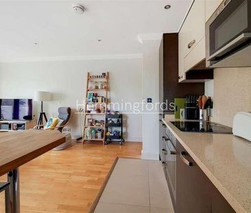 Maple Leaf Court, Broomfield Lane, Palmers Green, N13 - Photo 6