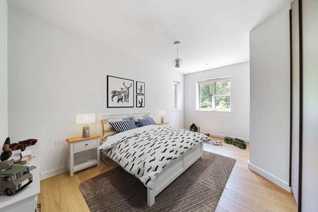 Abbotswood, Guildford, GU1 - Photo 3