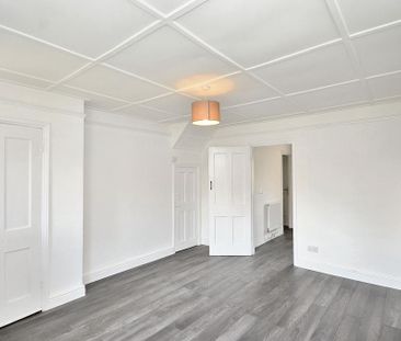 3 bedroom end of terrace house to rent - Photo 1