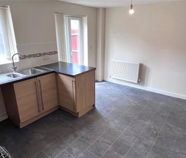 3 bedroom detached house to rent - Photo 2