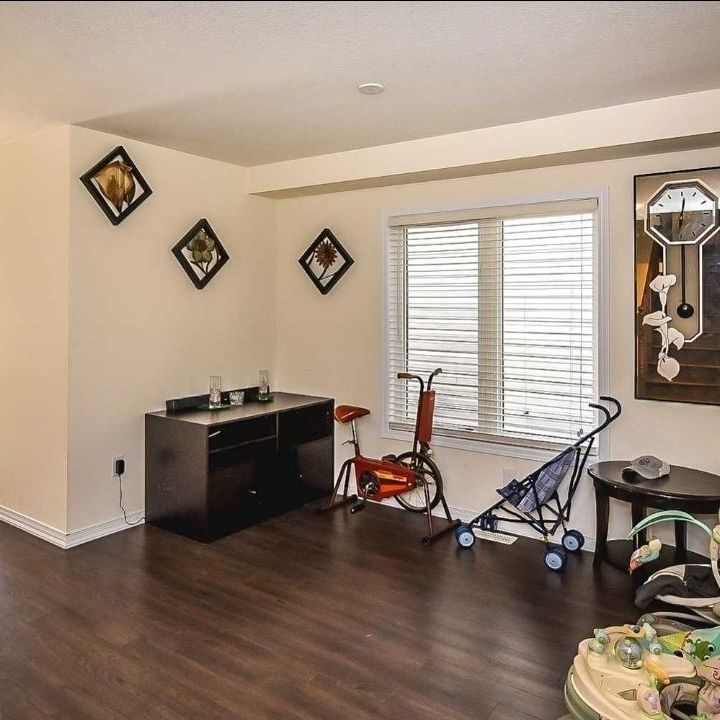For Lease - 7837 Hoptree Road, Niagara Falls, Ontario - Photo 1