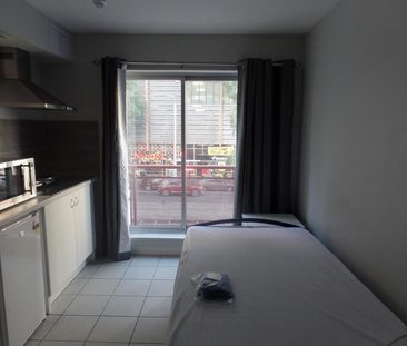 24/546 Flinders Street, Melbourne VIC 3000 - Apartment For Rent | D... - Photo 3