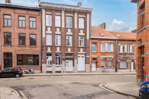 Centraal gelegen éénslaapkamerappartement met terras - Photo 1