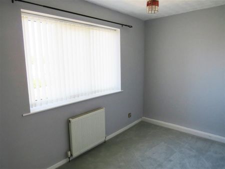 Varley Gardens - Photo 3