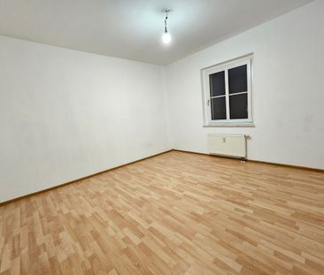 Sehr schöne 3-Zimmer Wohnung mit Einbauküche und Loggia - Photo 3