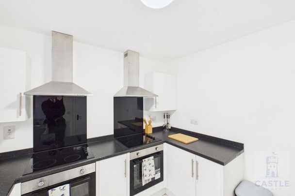 6 bedroom terraced house to rent - Photo 1