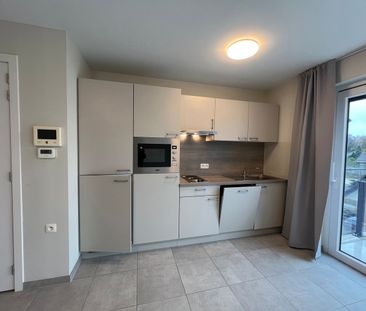 Flat - Te huur - Photo 4