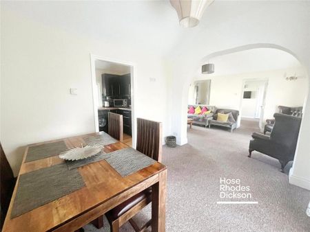 3 bedroom flat to rent - Photo 2