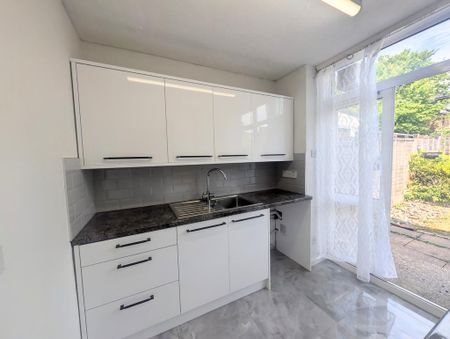 3 bedroom end of terrace house to rent - Photo 5