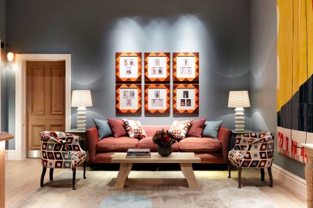 Refurbished townhouse with private terraced garden for rent in Soho - Photo 4