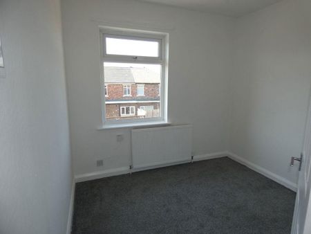 3 bed terrace to rent in DH5 - Photo 4