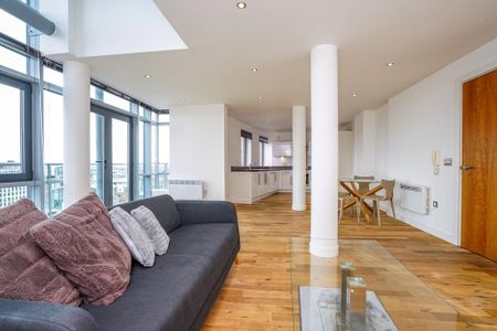 3 bedroom flat to rent - Photo 4